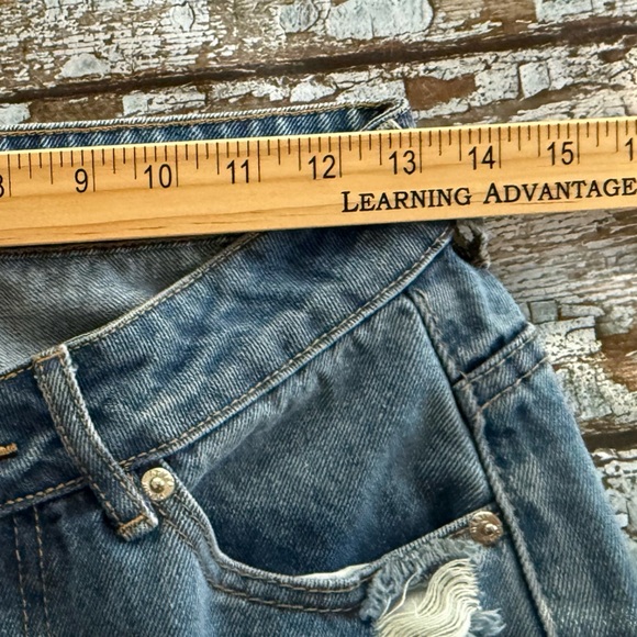 $189 BNWT Adika Light Blue Distressed Straight Leg Jeans - Picture 9 of 9